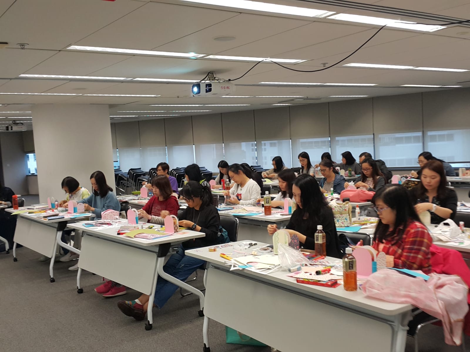 5月4日_iSTREAM系列(一)–小王子隧道書 DIY工作坊.JPG